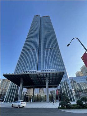 超高层黄金国际广场办公楼自动门