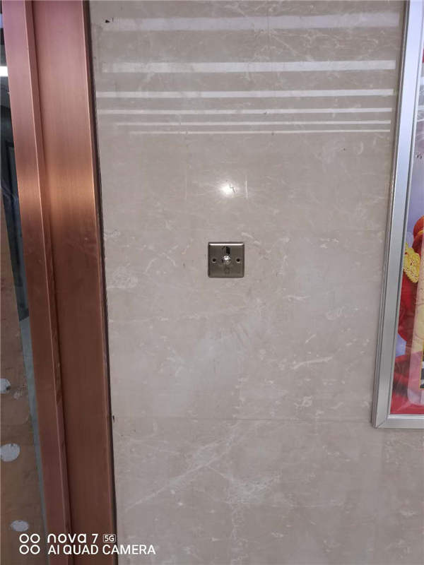 西安市高新区公司办公室纯铜自动门安装现场 