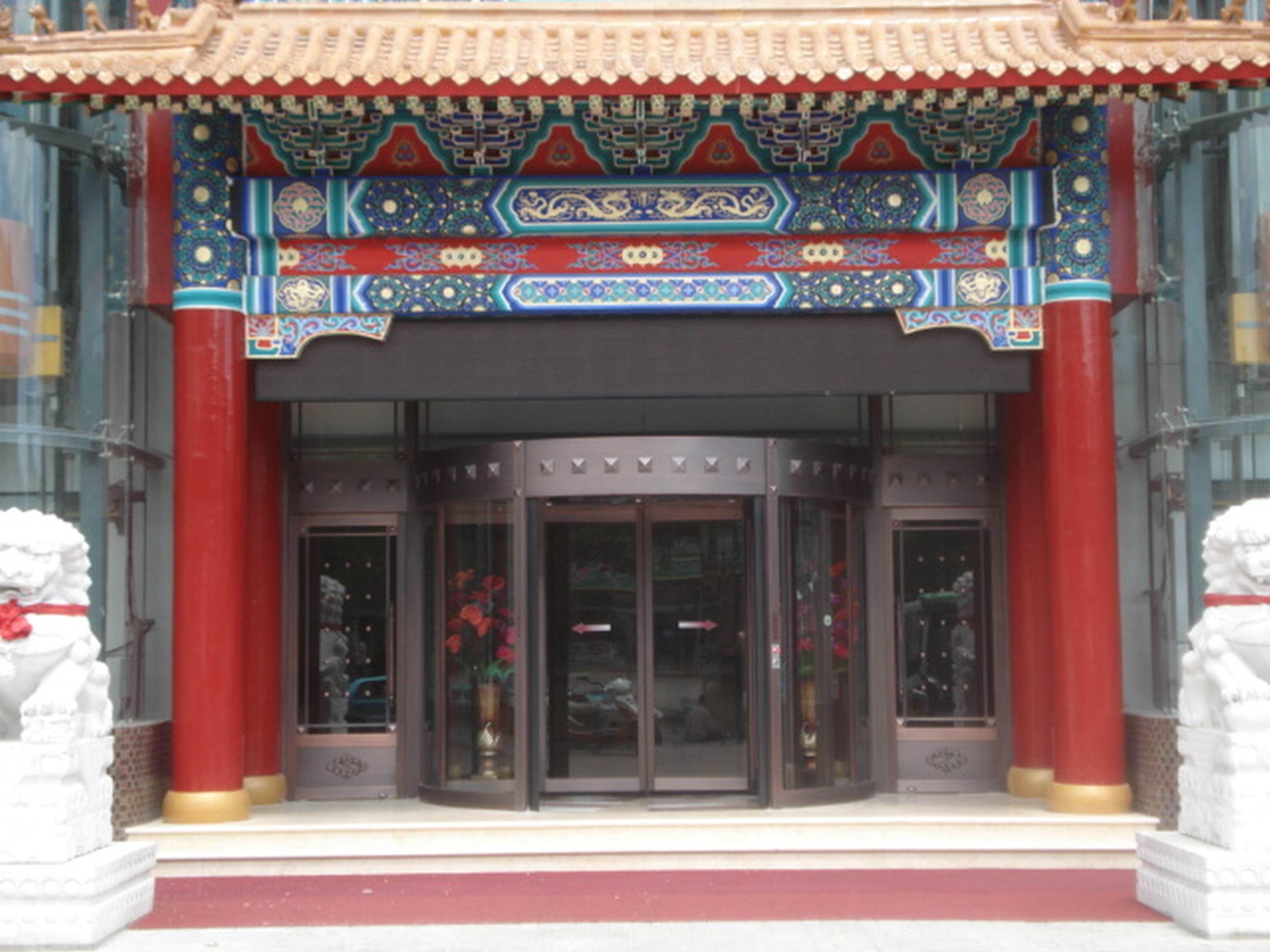 两翼旋转门